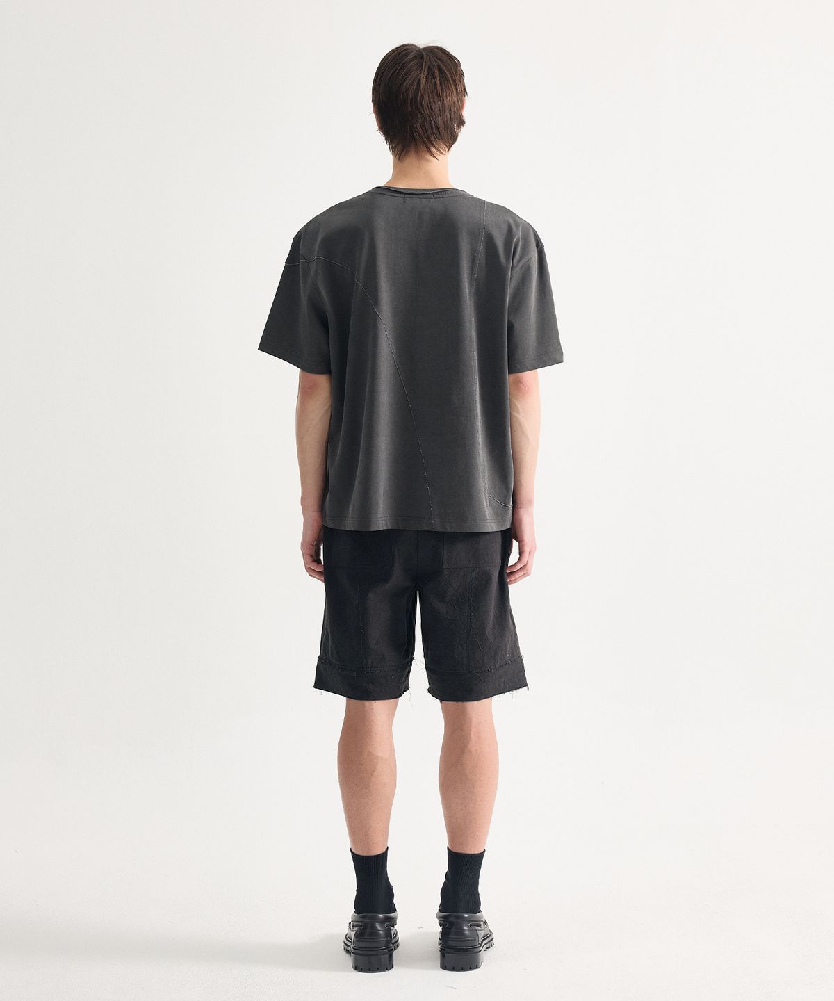 에이치직(H.JIK) Raw-edge Transformable Knee Zip Trousers - Dusty Black