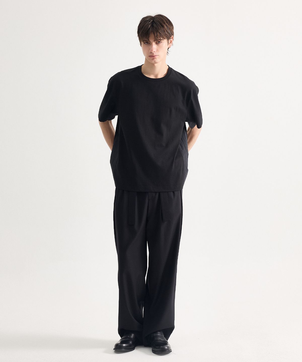 에이치직(H.JIK) Contrast Side Panel T-Shirt - Black