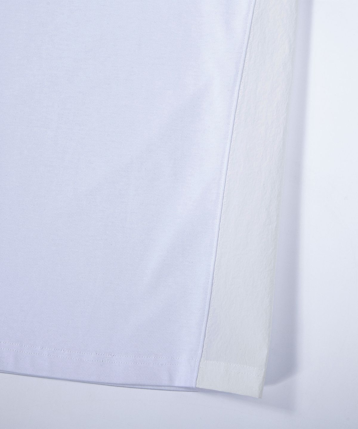 에이치직(H.JIK) Contrast Side Panel T-Shirt - White