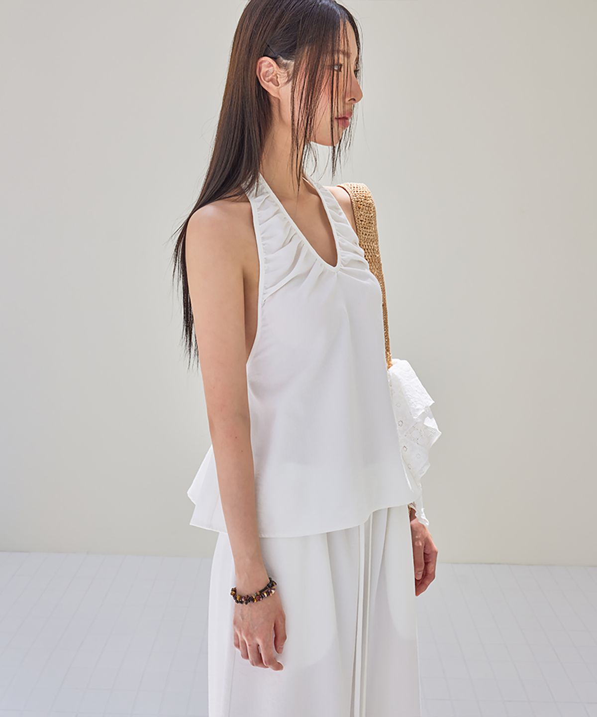 런던다다(LONDONDADA) Linen-Like Halter Shirring Top, WHITE
