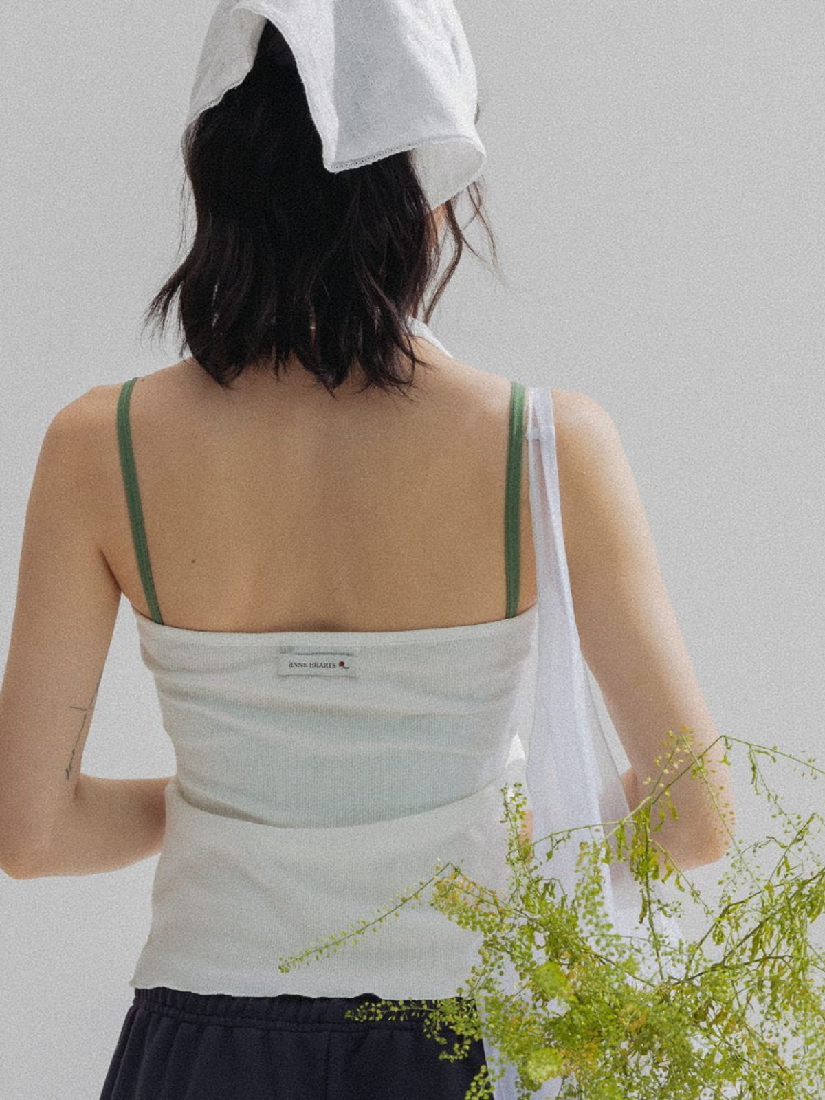 앤하츠(ANNEHEARTS) Button Point Cami Top_IVORY