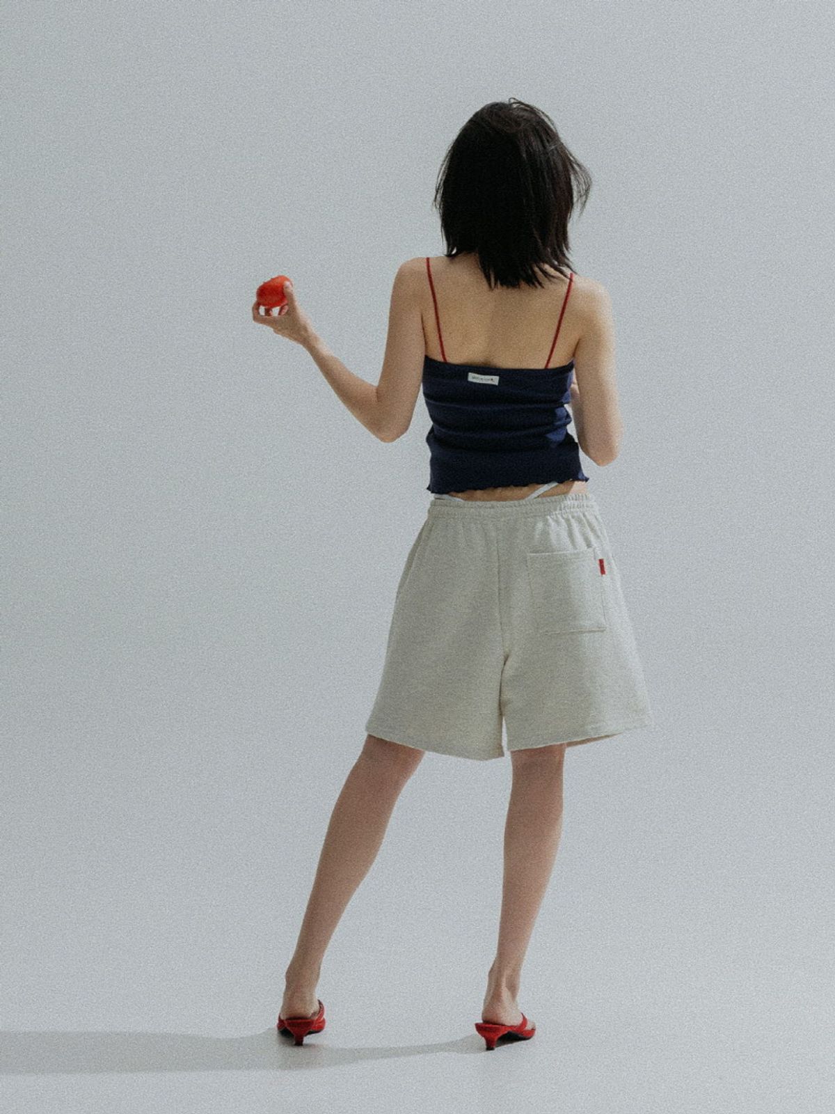 앤하츠(ANNEHEARTS) Button Point Cami Top_NAVY
