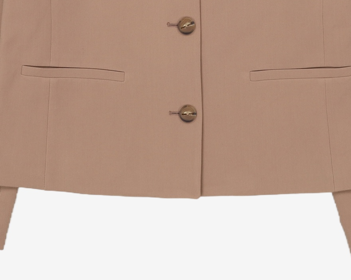 미쏘(MIXXO) 라운드넥 일자핏 싱글 숏자켓 MIWJKBT11B S