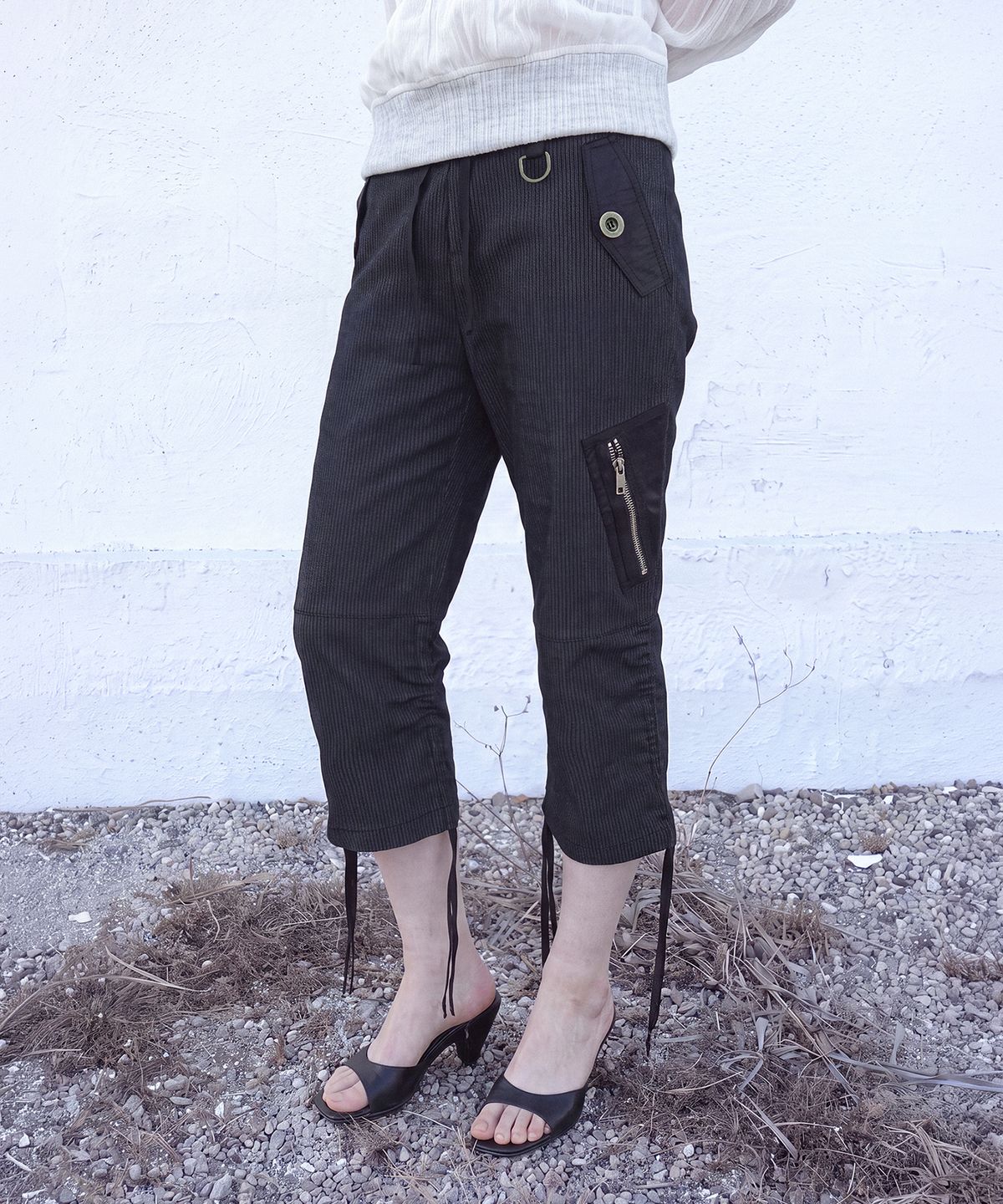 솜속(SOMSOC) DAZE MIXED DENIM CAPRI PANTS_BLACK