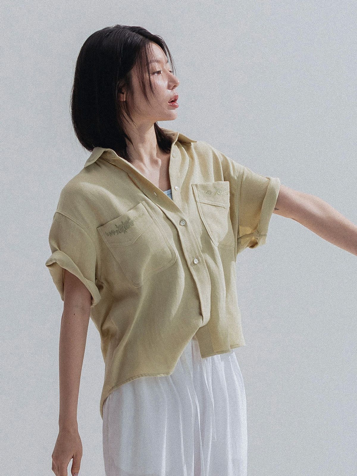 앤하츠(ANNEHEARTS) Soft Embroidery Cotton Shirt_OLIVE