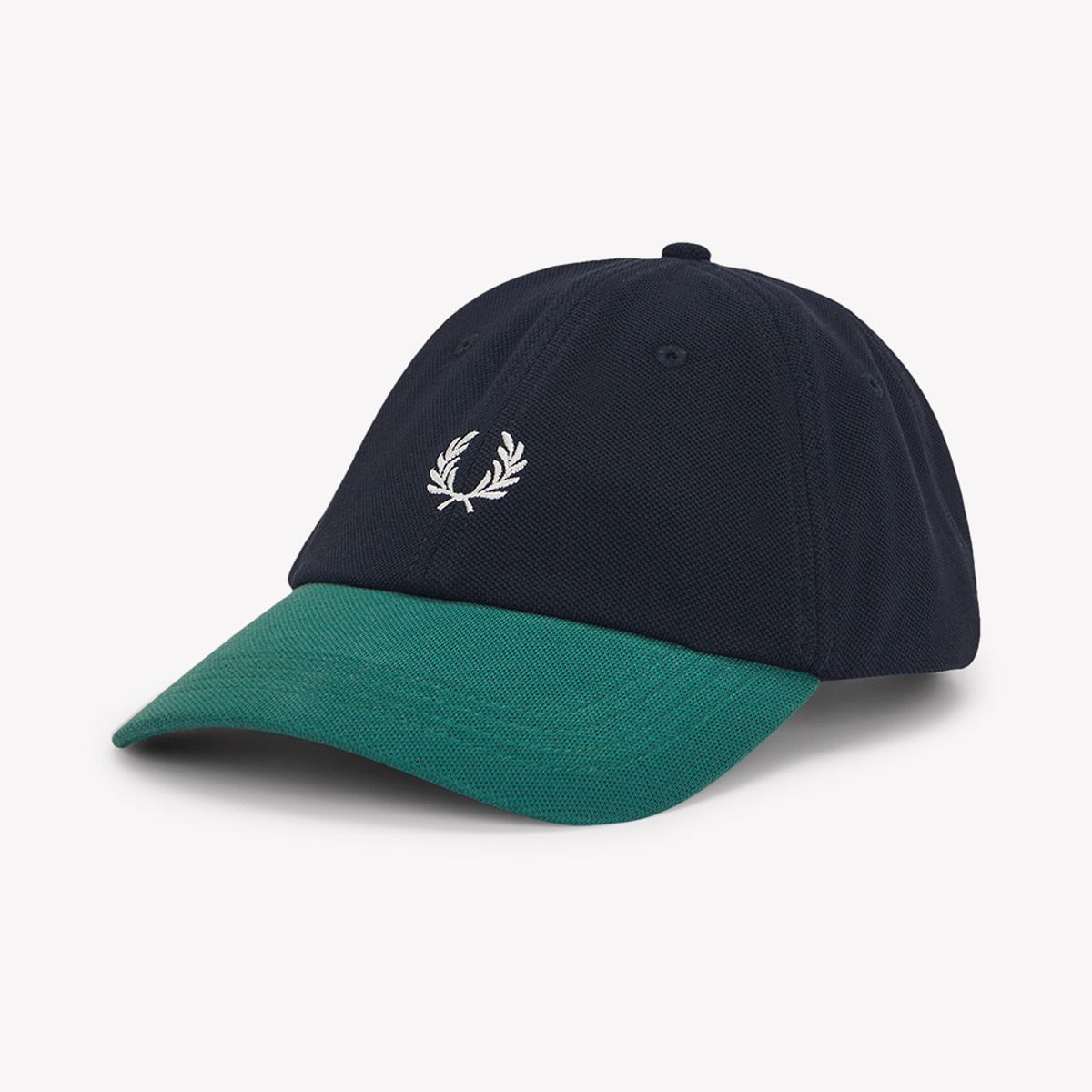 프레드페리(FRED PERRY) 블락 피케 클래식 캡 - 네이비 CFPU2612303-608