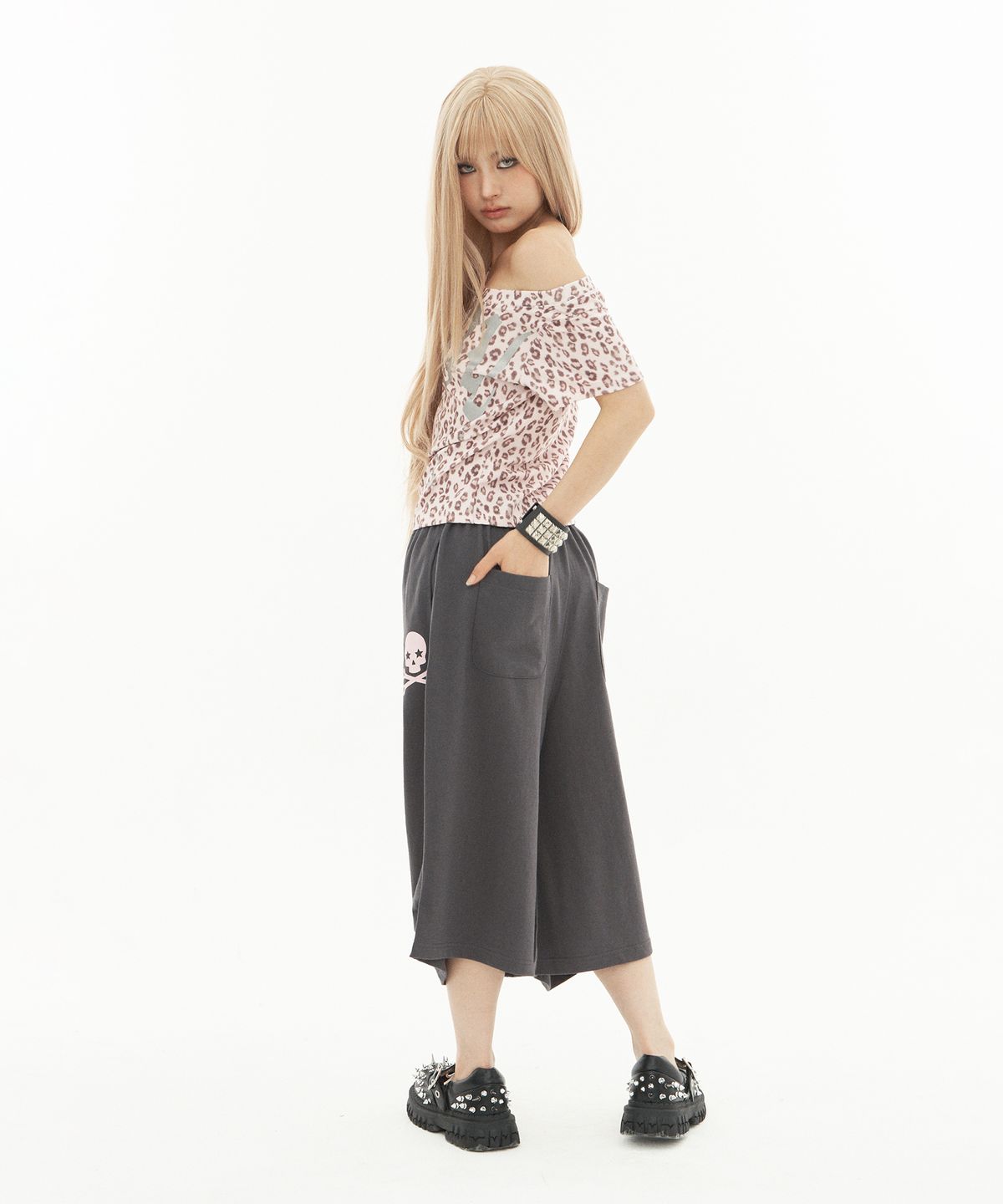 셋업이엑스이(SETUP-EXE) BASIC BERMUDA PANTS / CHARCOAL