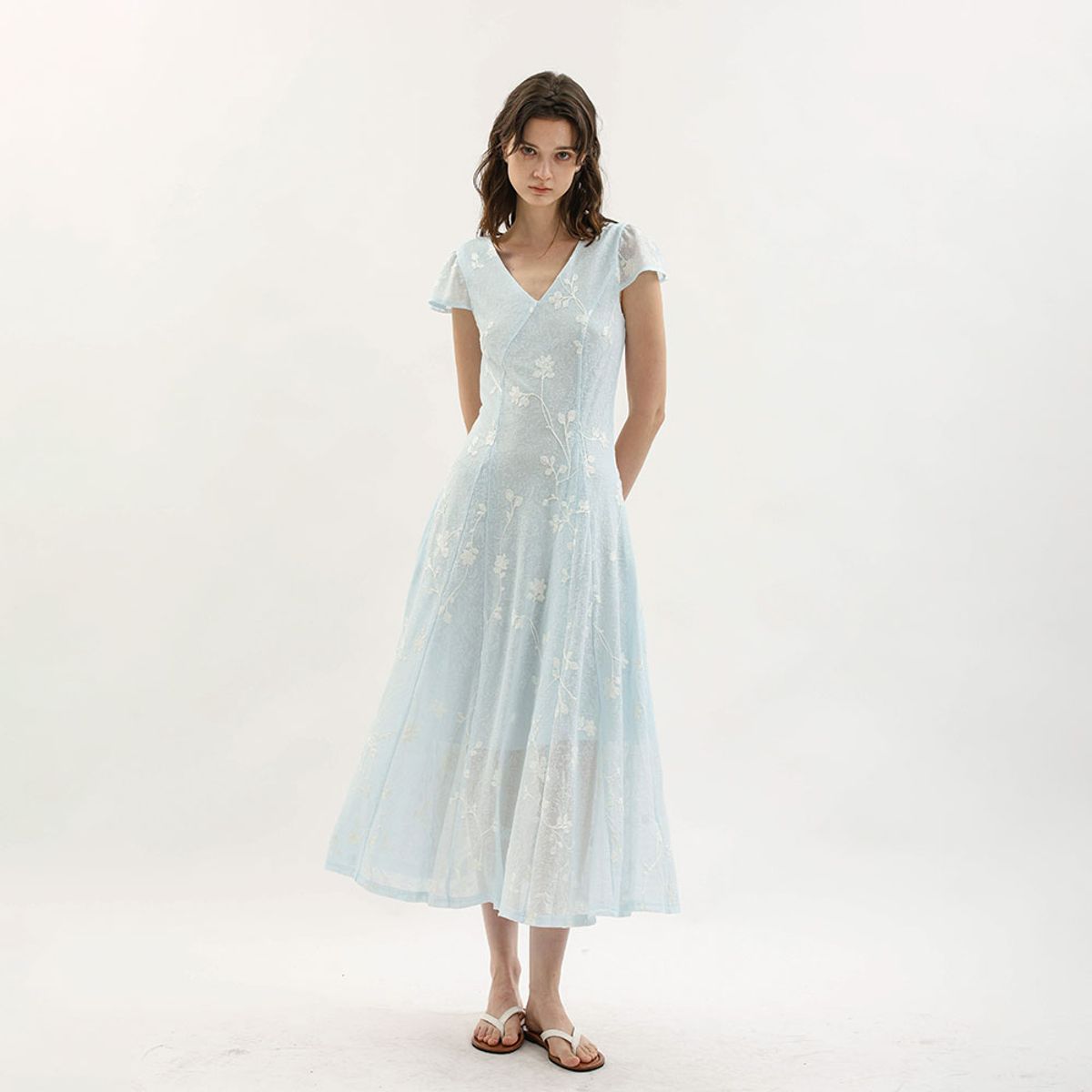 웬스데이딜라잇(WEDNESDAY DELIGHT) WD_Floral embroidered midi dress_BLUE
