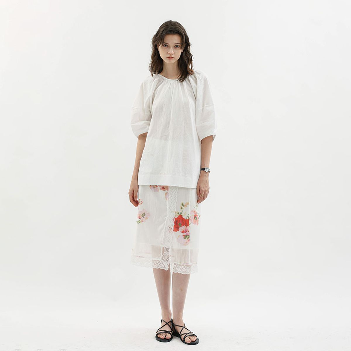 웬스데이딜라잇(WEDNESDAY DELIGHT) WD_Lace trim floral skirt_WHITE