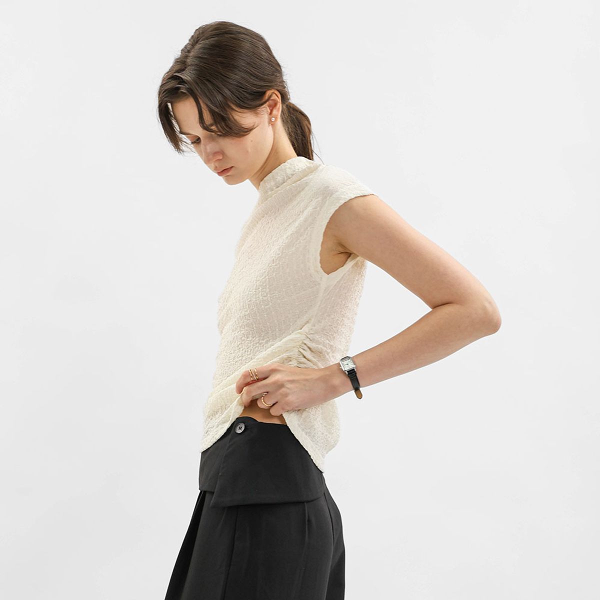웬스데이딜라잇(WEDNESDAY DELIGHT) WD_Drape off shoulder top_IVORY