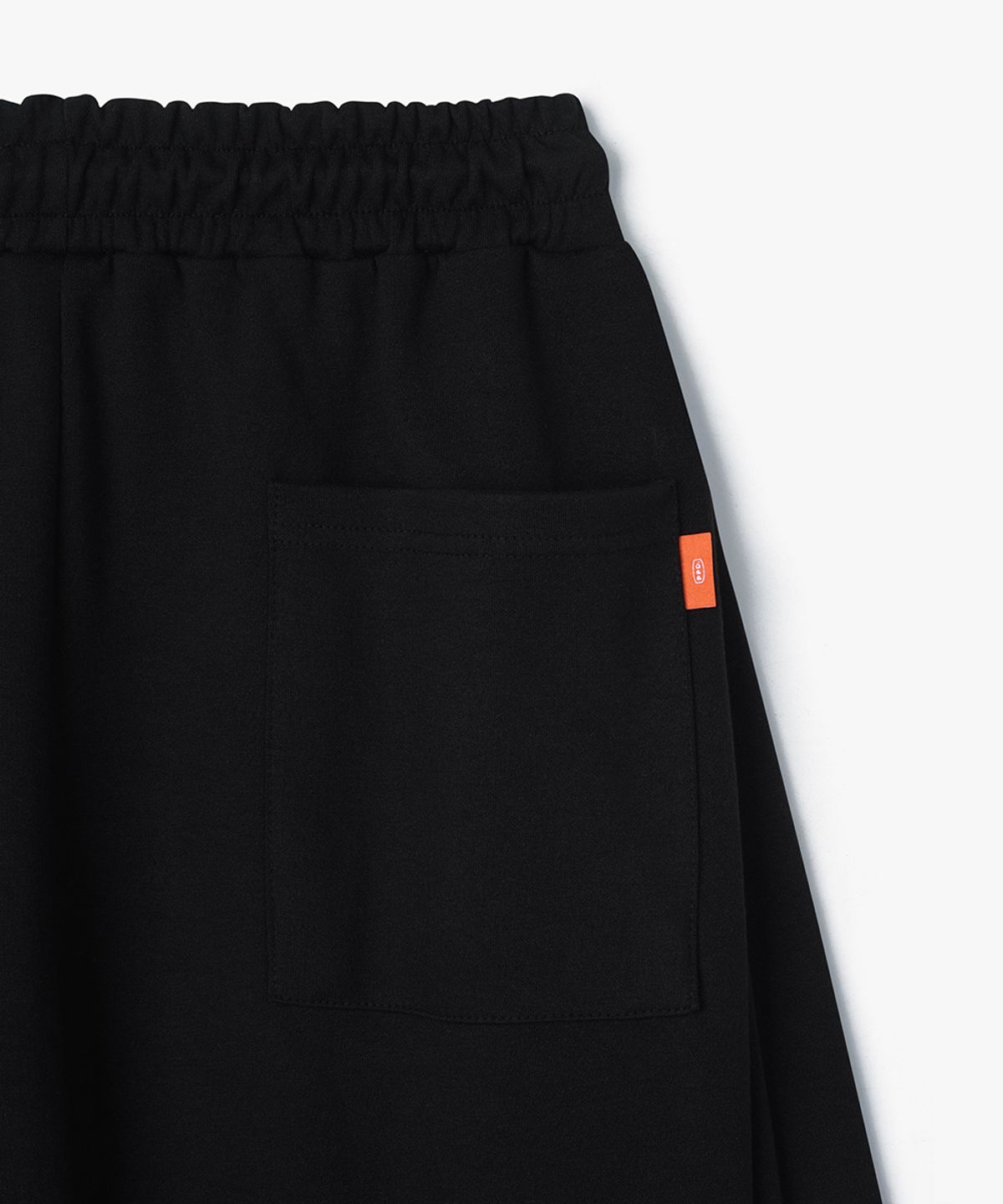 퍼프퍼프뎁트(PUFF PUFF DEPT) 3Pleats Wide Sweat Pants BLACK