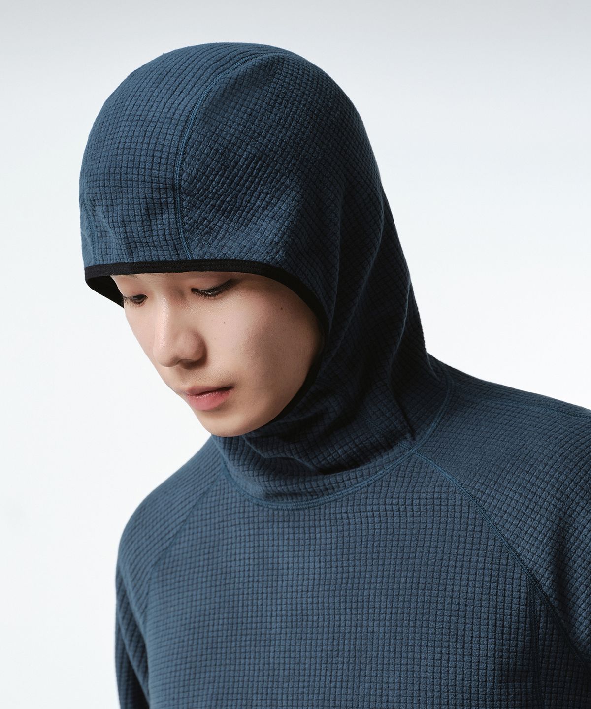무신사 스탠다드(MUSINSA STANDARD) [시티 레저] 그리드 폴라 플리스 후디드 긴소매 티셔츠 [미드나잇 블루]