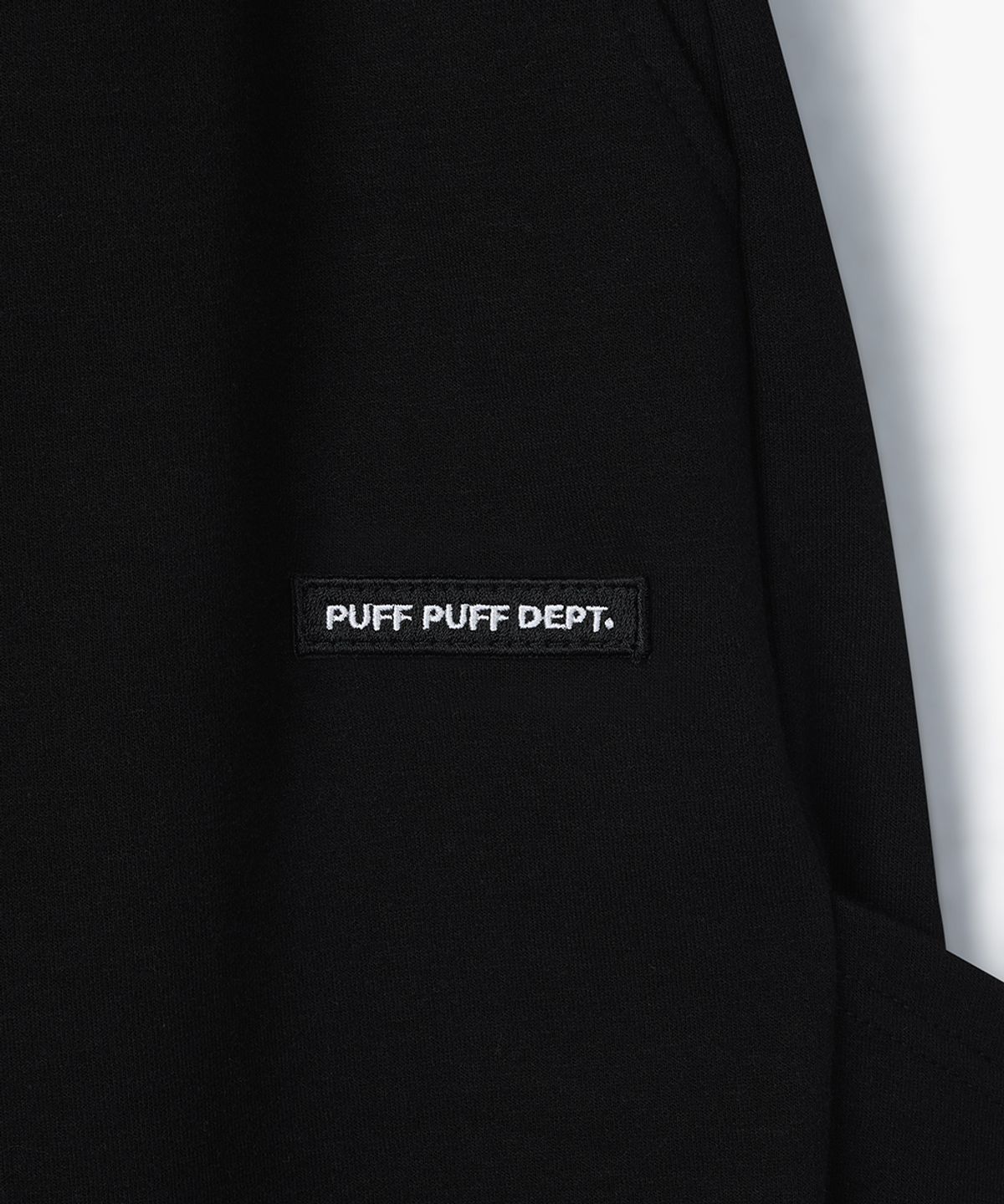 퍼프퍼프뎁트(PUFF PUFF DEPT) Kangaroo Pocket Bermuda Wide Sweat Shorts BLACK