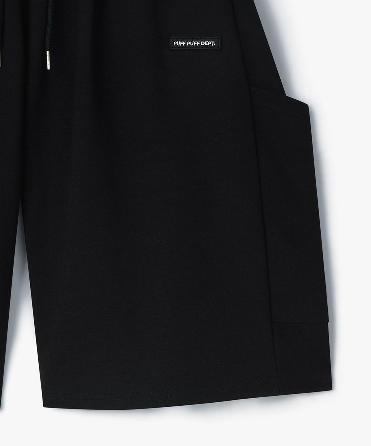 퍼프퍼프뎁트(PUFF PUFF DEPT) Kangaroo Pocket Bermuda Wide Sweat Shorts BLACK
