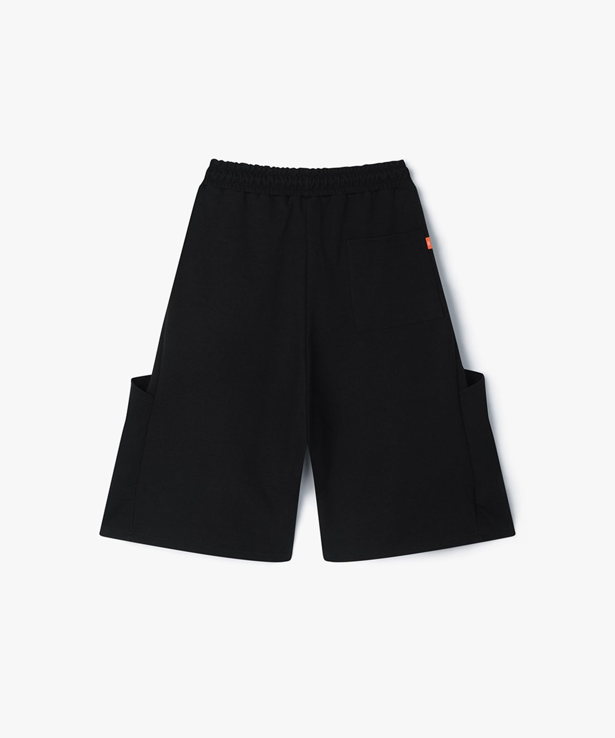 퍼프퍼프뎁트(PUFF PUFF DEPT) Kangaroo Pocket Bermuda Wide Sweat Shorts BLACK