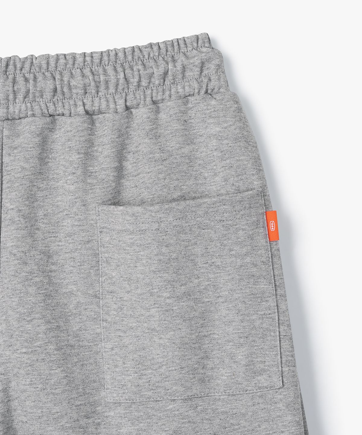 퍼프퍼프뎁트(PUFF PUFF DEPT) Kangaroo Pocket Bermuda Wide Sweat Shorts GREY