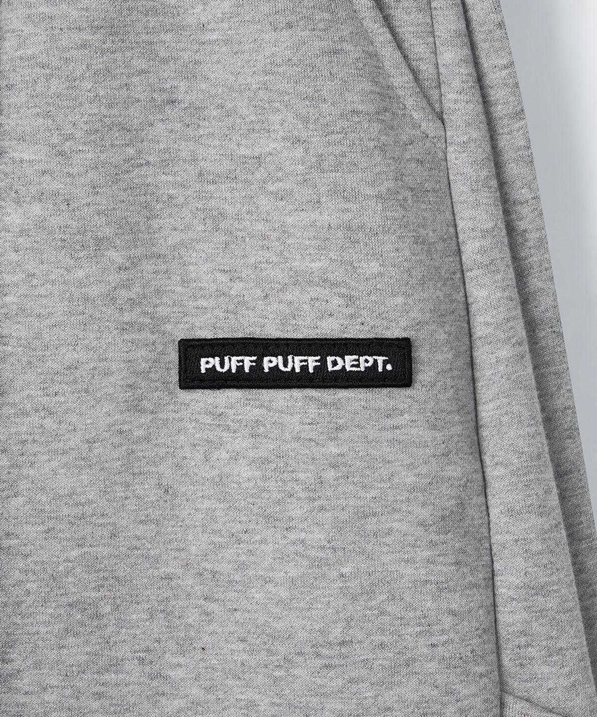 퍼프퍼프뎁트(PUFF PUFF DEPT) Kangaroo Pocket Bermuda Wide Sweat Shorts GREY
