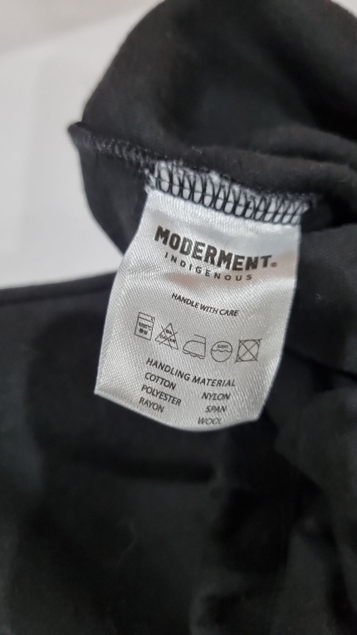 모더먼트(MODERMENT) 베스트 XL