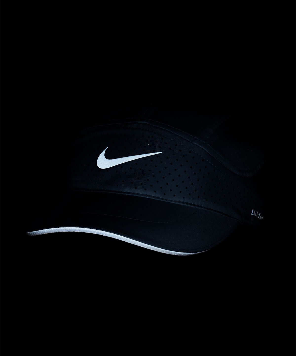 나이키(NIKE) 플라이 드라이 핏 ADV 언스트럭처 리플렉티브 캡 - 화이트:앤트러사이트 / FB5681-100