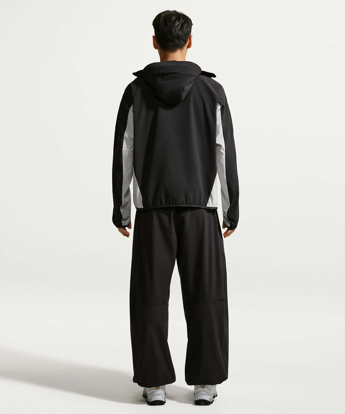 나이키(NIKE) 테크 헬리오스 드라이 핏 긴소매 셸 M - 블랙:그레이 포그:블랙 / IF0904-010