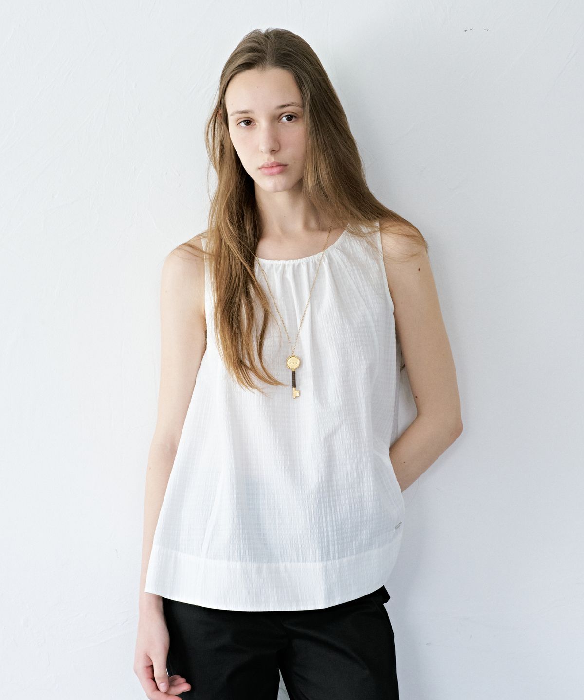 르메메(LEMEME) Lili Shirring Sleeveless Blouse_2color
