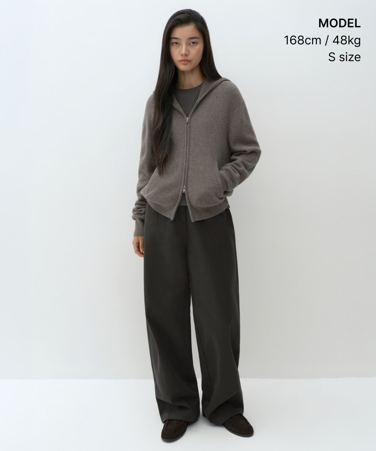 무신사 스탠다드 우먼(MUSINSA STANDARD WOMAN) [빅토리아 울] 우먼즈 미니멀 리브드 후디드 니트 집업 [토프]
