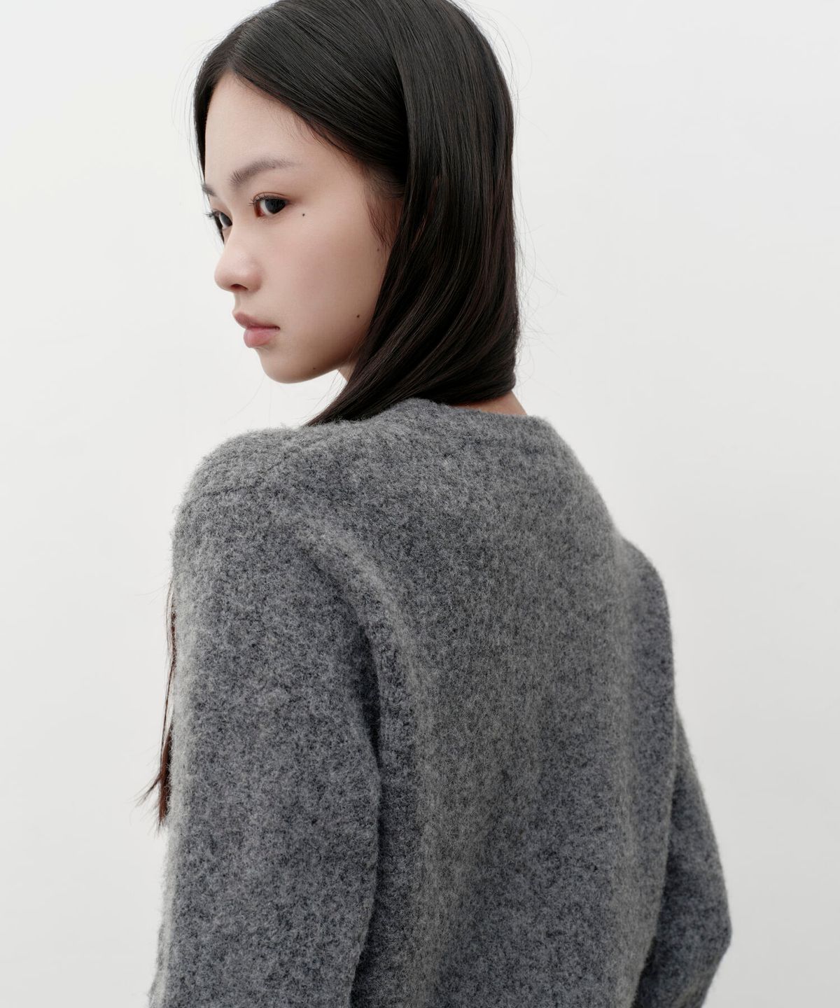무신사 스탠다드 우먼(MUSINSA STANDARD WOMAN) 우먼즈 플라워 라운드 넥 가디건 [미디엄 그레이]