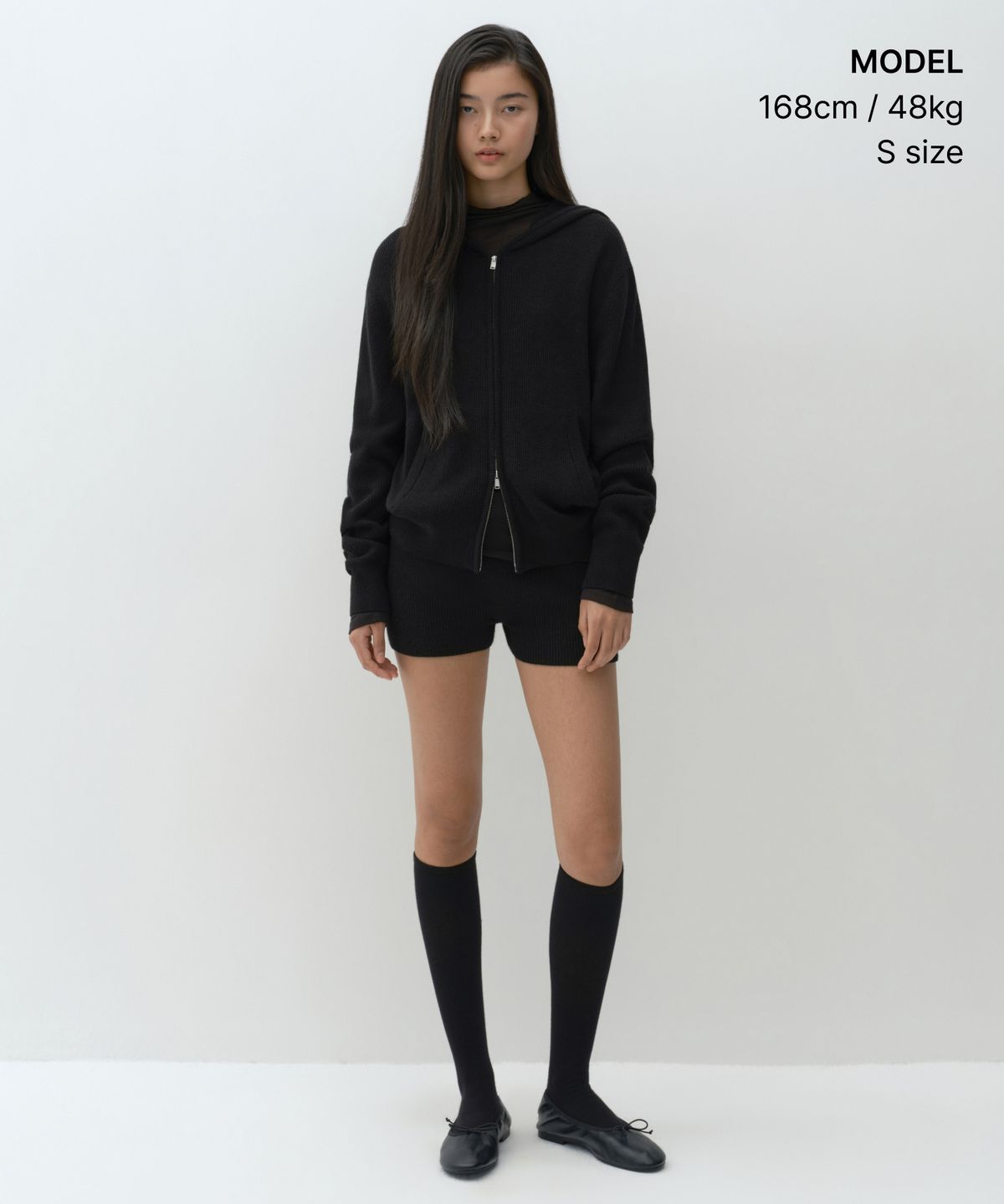 무신사 스탠다드 우먼(MUSINSA STANDARD WOMAN) [빅토리아 울] 우먼즈 미니멀 리브드 니트 쇼츠 [블랙]