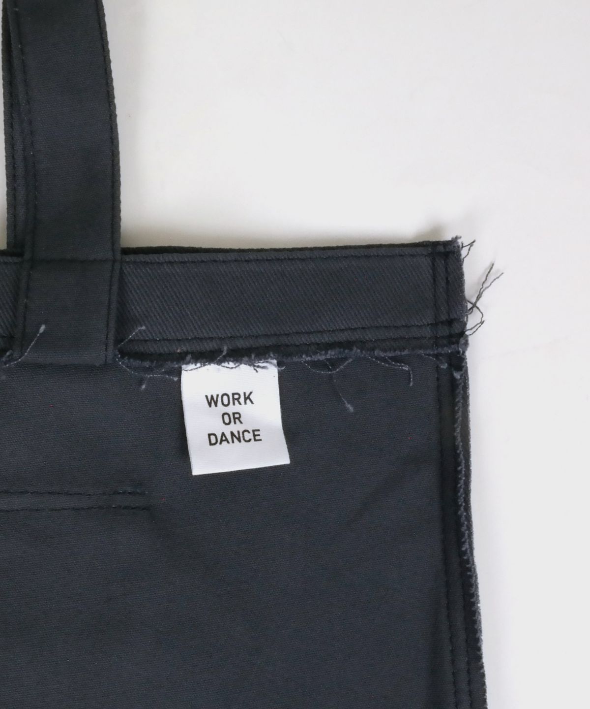 워크 오얼 댄스(WORK OR DANCE) Fray Bag navy