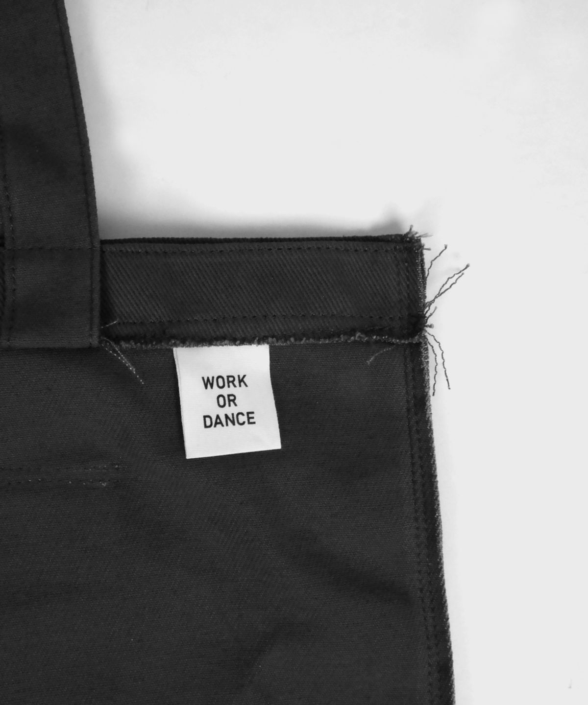 워크 오얼 댄스(WORK OR DANCE) Fray Bag grey