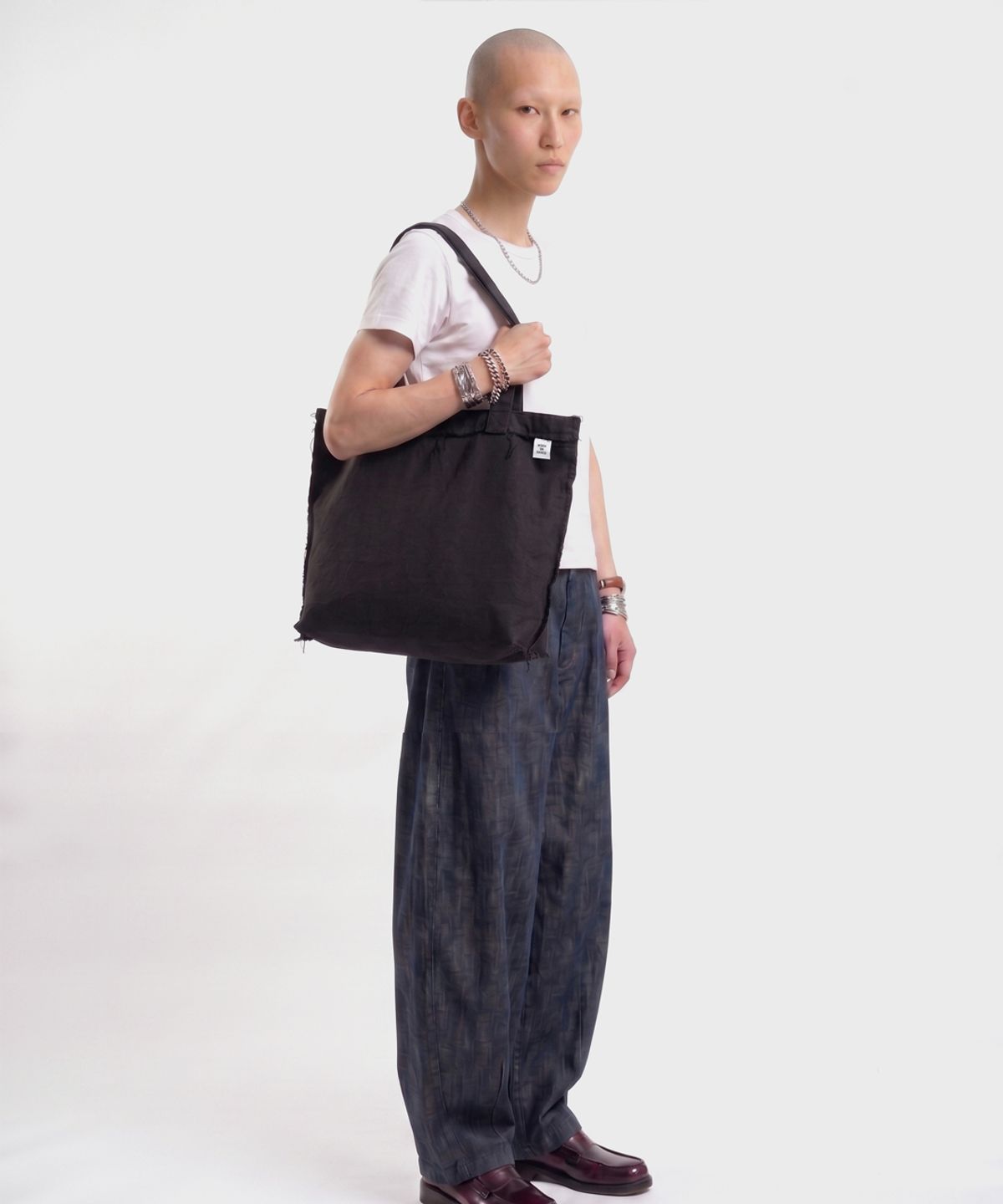워크 오얼 댄스(WORK OR DANCE) Fray Bag black