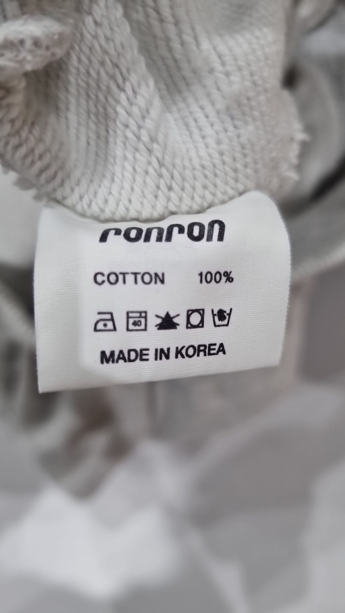 론론(RONRON) 맨투맨/스웨트셔츠