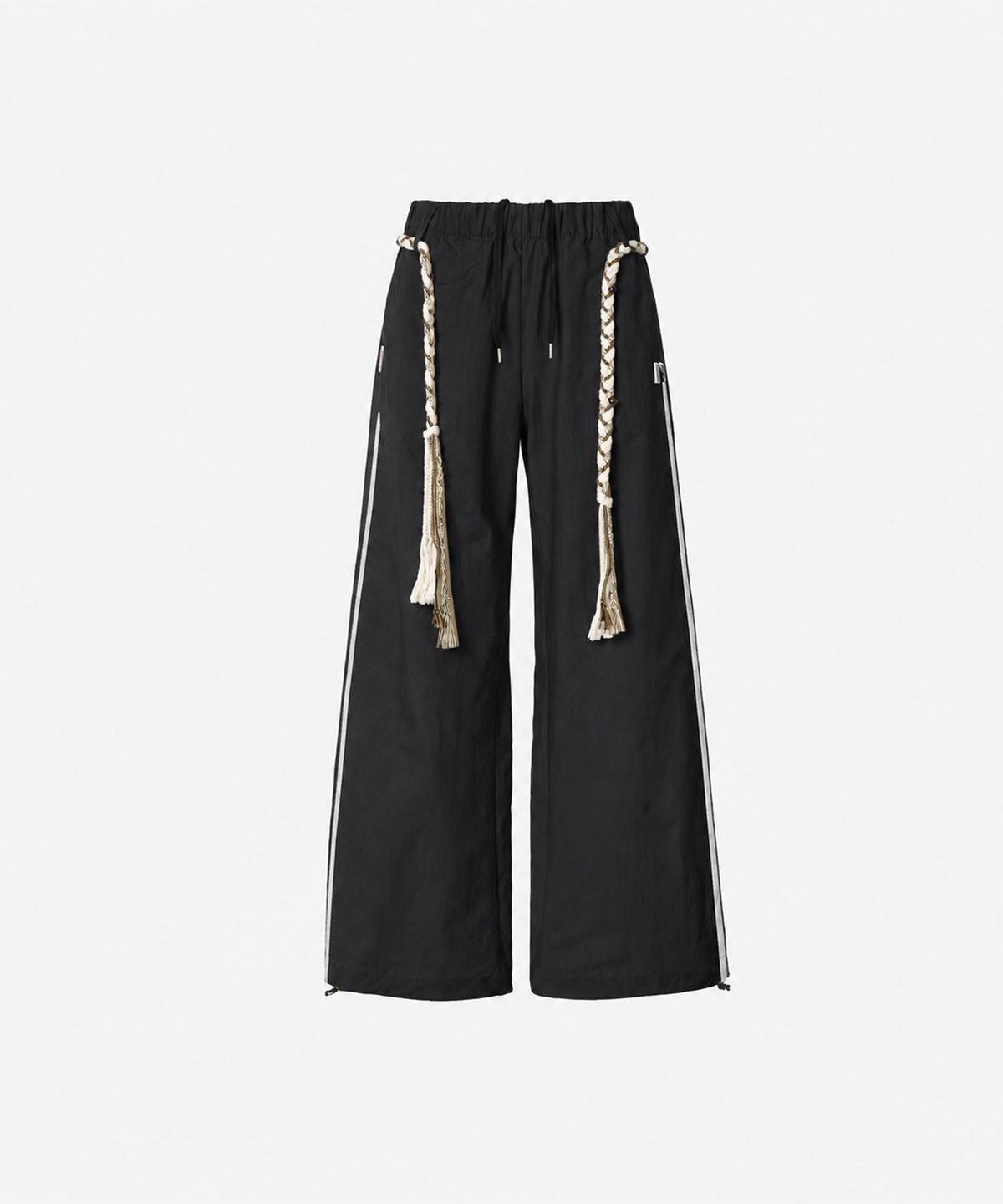 뉴얼린(NEWALRIN) Newalrin emblem nylon wide Pants Black