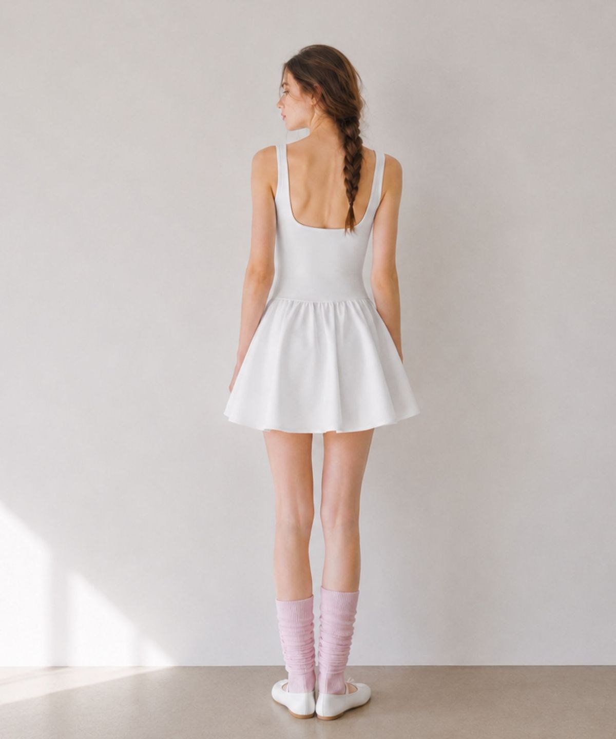블랙크러쉬(BLACRUSH) Sleeveless Flared Mini Dress / 퓨어화이트