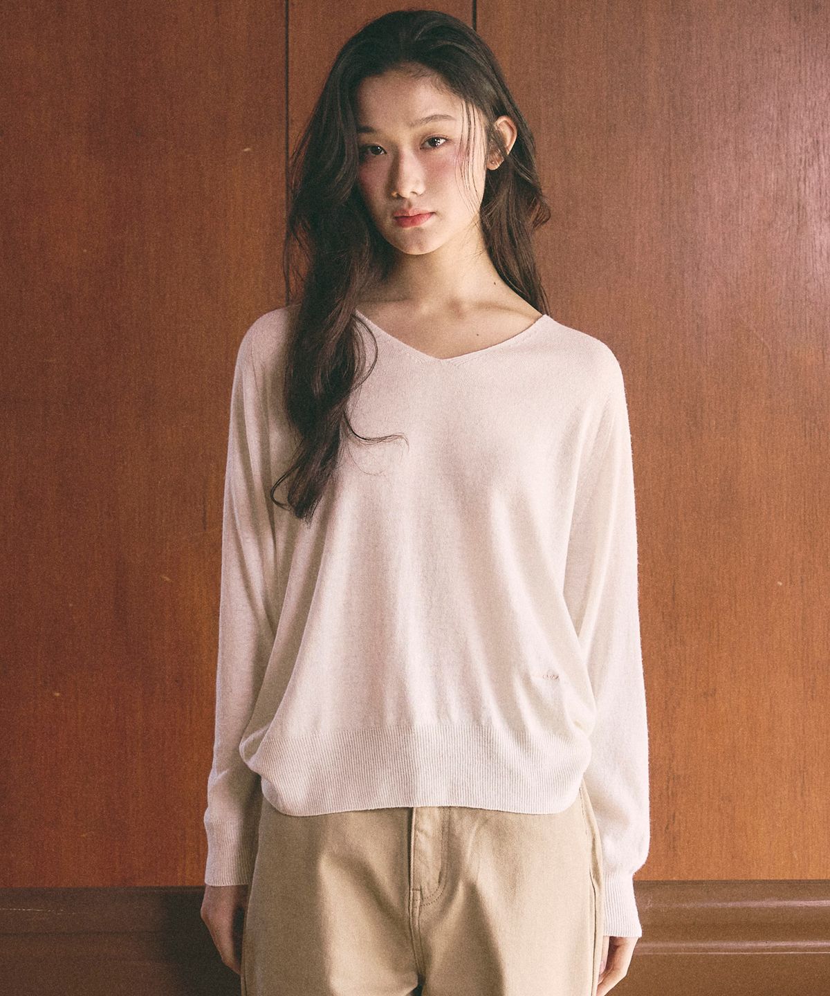 오브유이(AUBE UE) [3color] 홀가먼트 에센셜 브이넥 니트