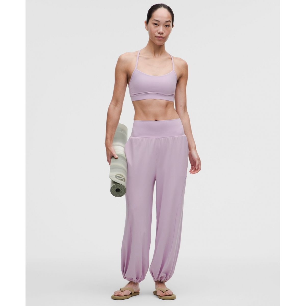 룰루레몬(LULULEMON) 플로우 Y 브라 Nulu *라이트 서포트, B C컵 아시아 핏
