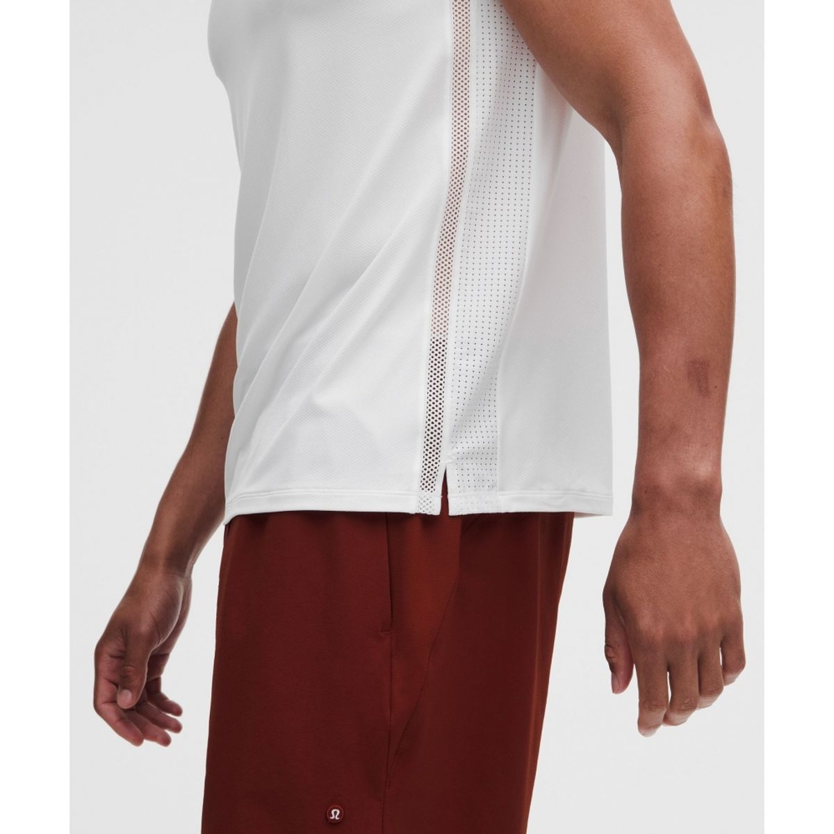 룰루레몬(LULULEMON) 메쉬 패널 테니스 슬리브리스 셔츠  WHT