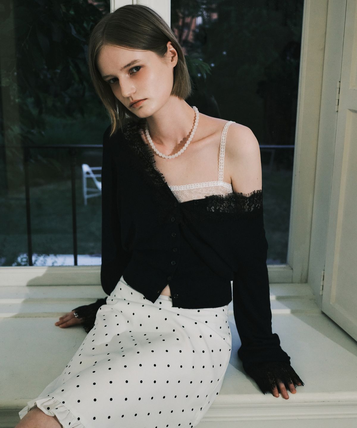 닉앤니콜(NICK&NICOLE) LACE V-NECK KNIT CARDIGAN TOP_BLACK