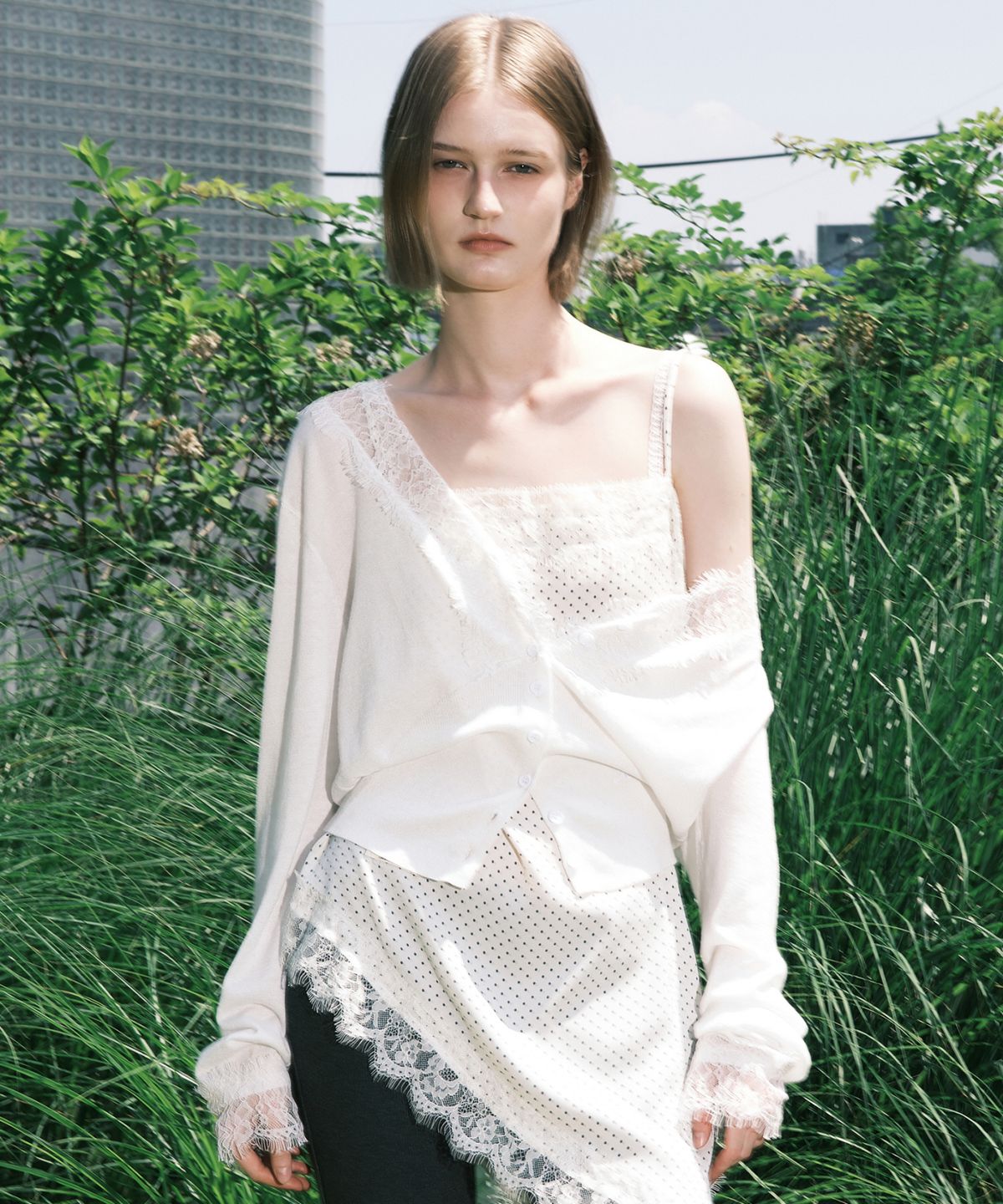 닉앤니콜(NICK&NICOLE) LACE V-NECK KNIT CARDIGAN TOP_WHITE