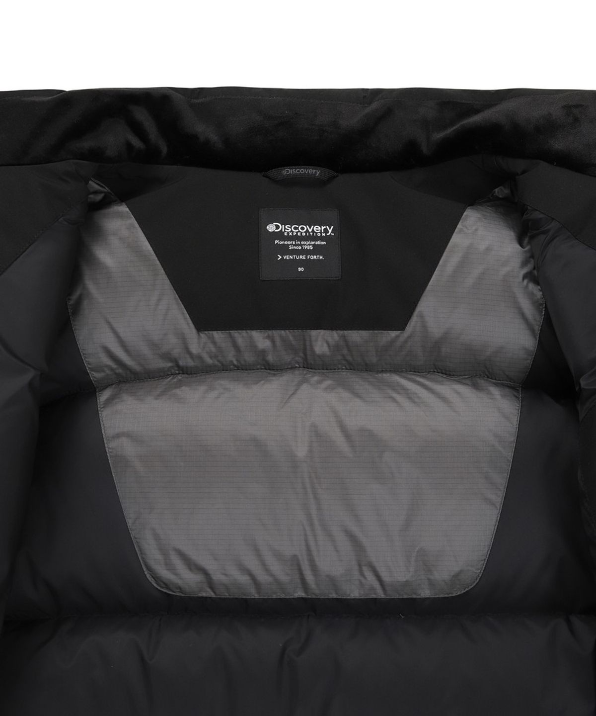 디스커버리 익스페디션(DISCOVERY EXPEDITION) 여성 레스터G 하이넥 구스다운 숏패딩 (BLACK)