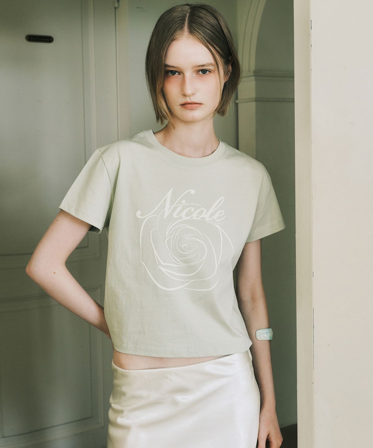 닉앤니콜(NICK&NICOLE) NICOLE ROSE CROP TOP_OLIVE CREAM