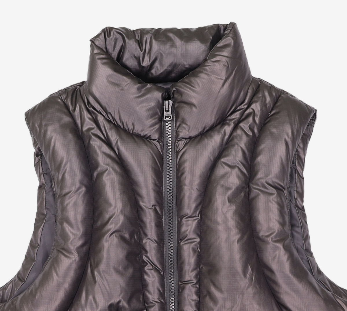 일꼬르소(IL CORSO) [oam.factory X ILCORSO] 플로우 구스 다운 베스트 블랙 IEJU3F702BK M