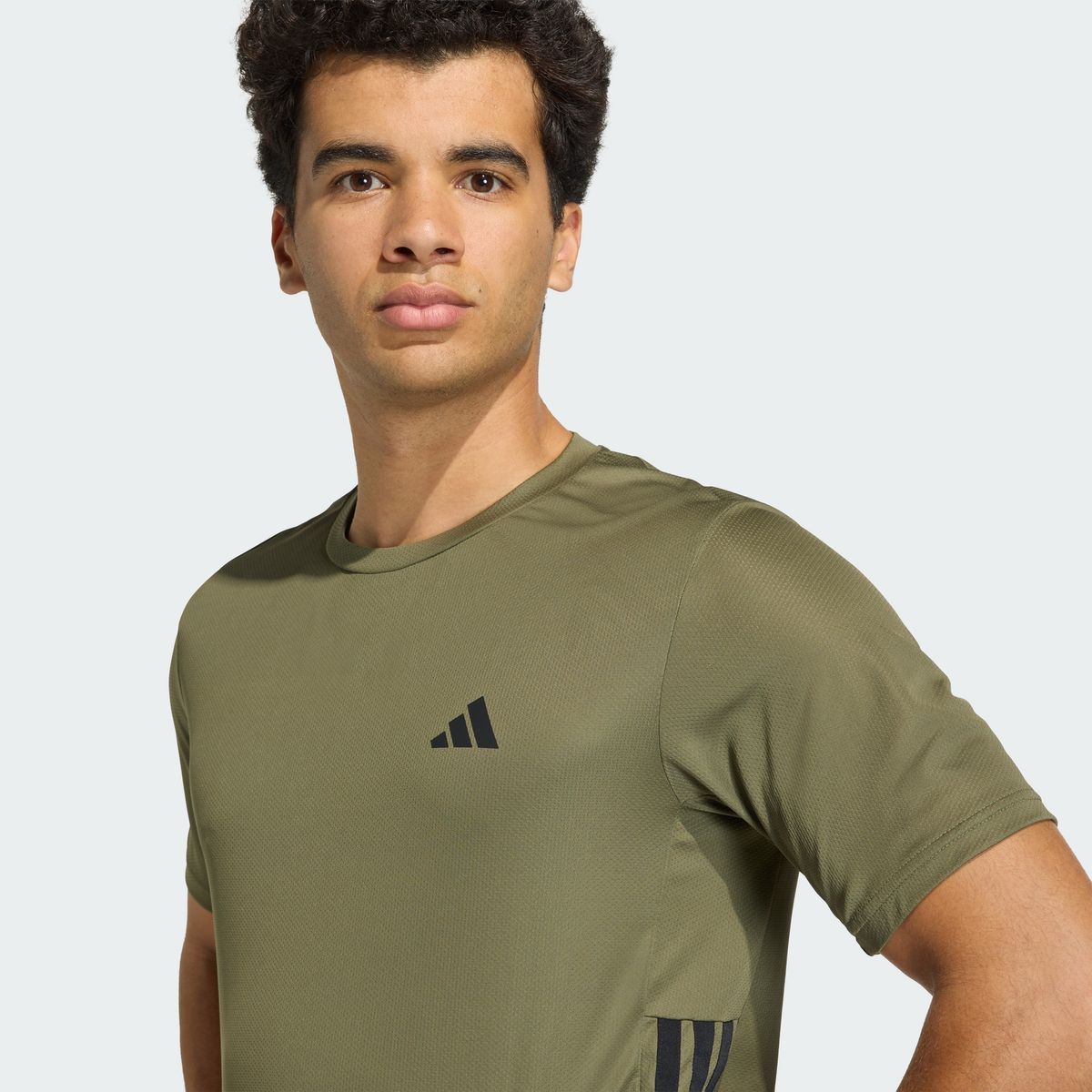 아디다스(ADIDAS) 워크아웃 에센셜 베이스 3-스트라이프 티셔츠 KD0703