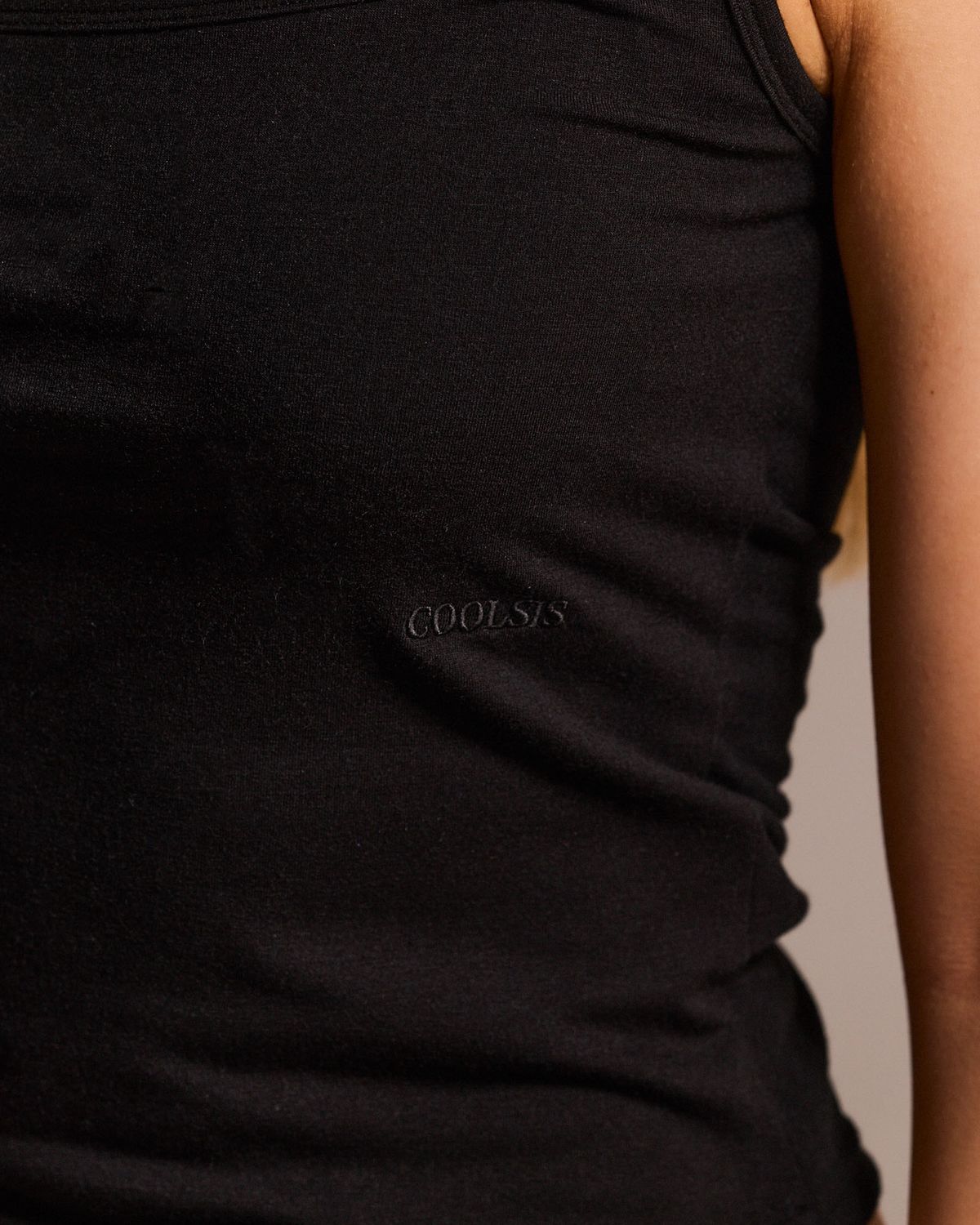 쿨시스(COOLSIS) CS DOUBLE CROSS SLEEVELESS-074 (BLACK)
