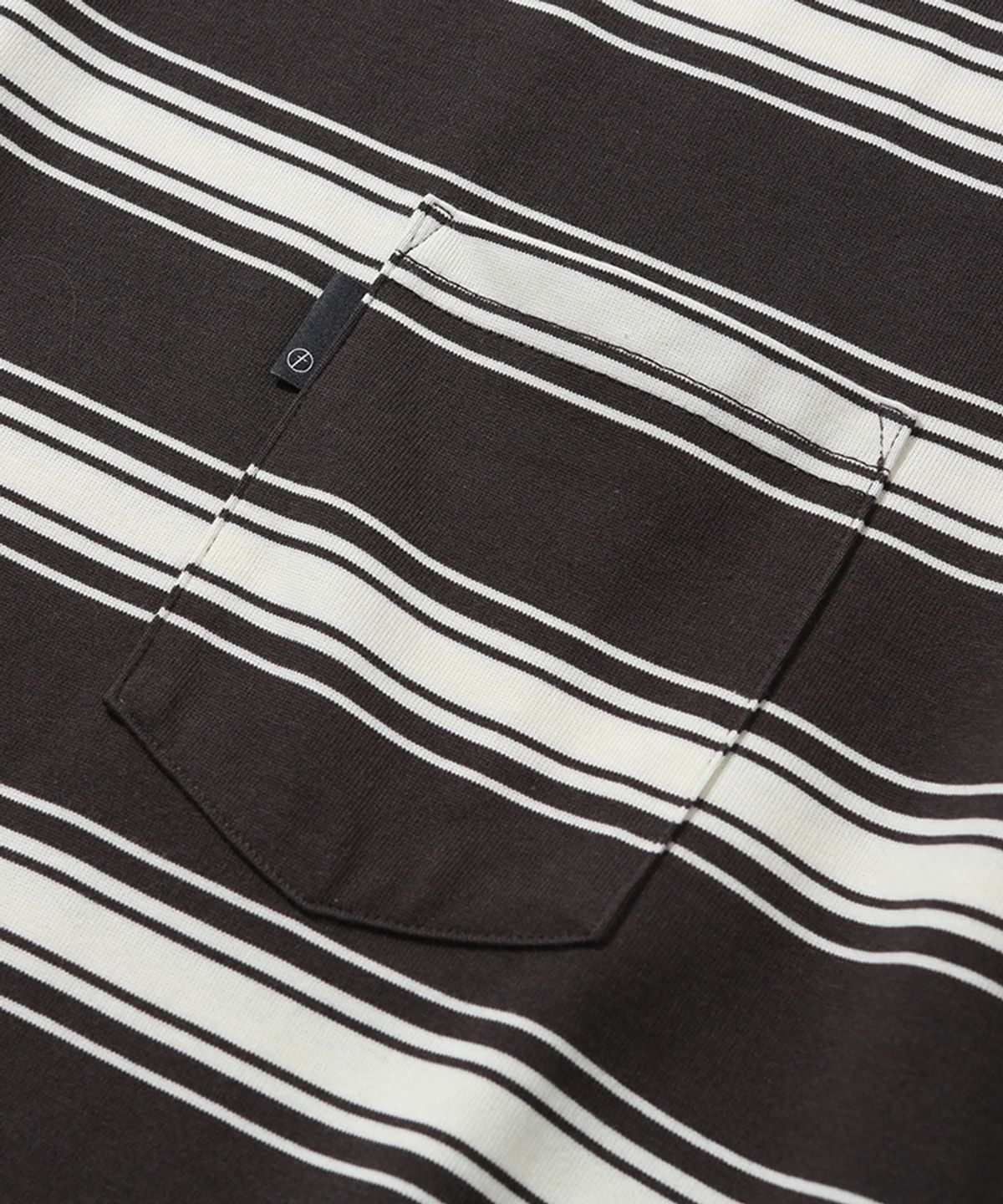 모이프(MOIF) [SS26] ONE POCKET H/S TEE / CHARCOAL STRIPE