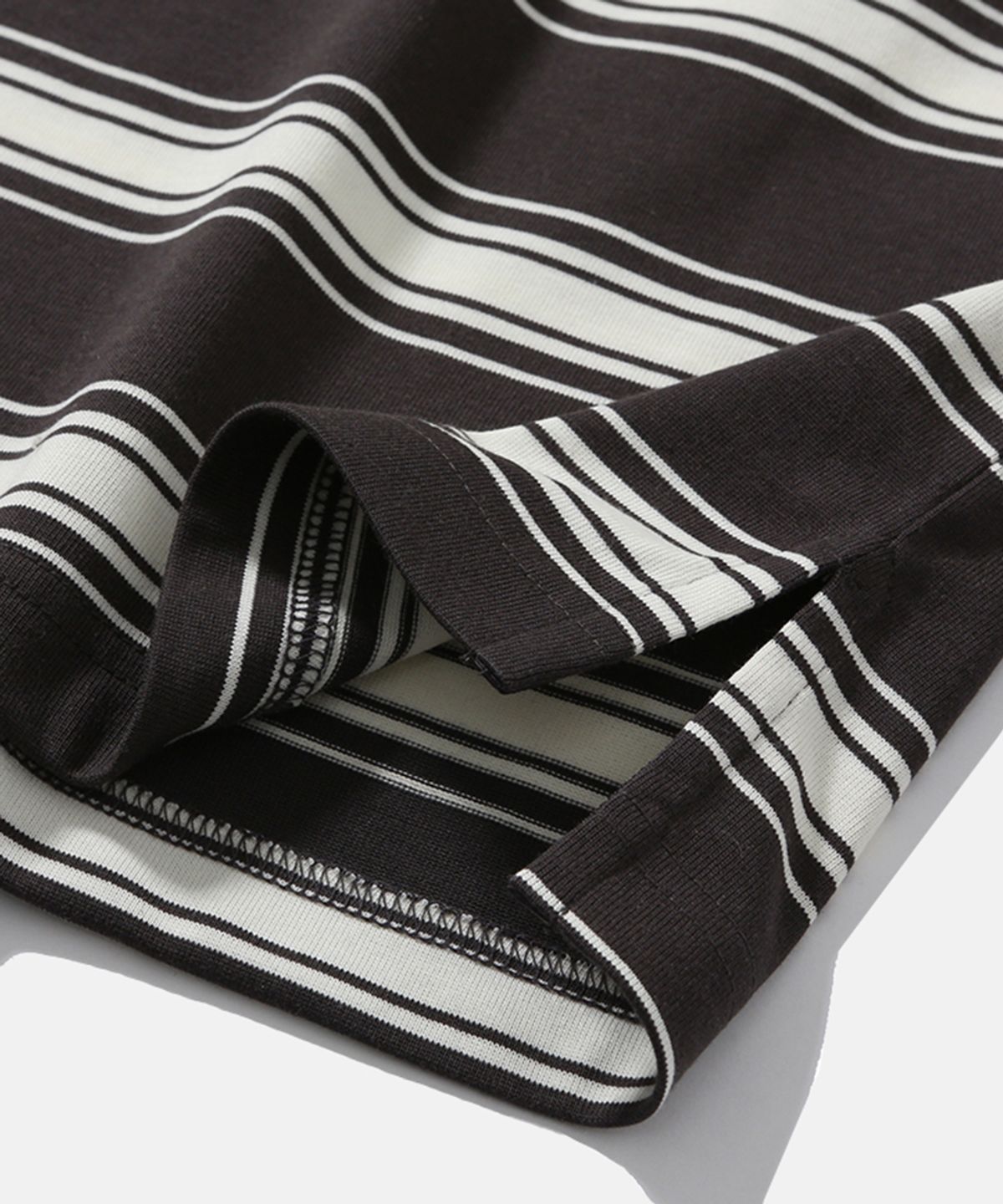 모이프(MOIF) [SS26] ONE POCKET H/S TEE / CHARCOAL STRIPE