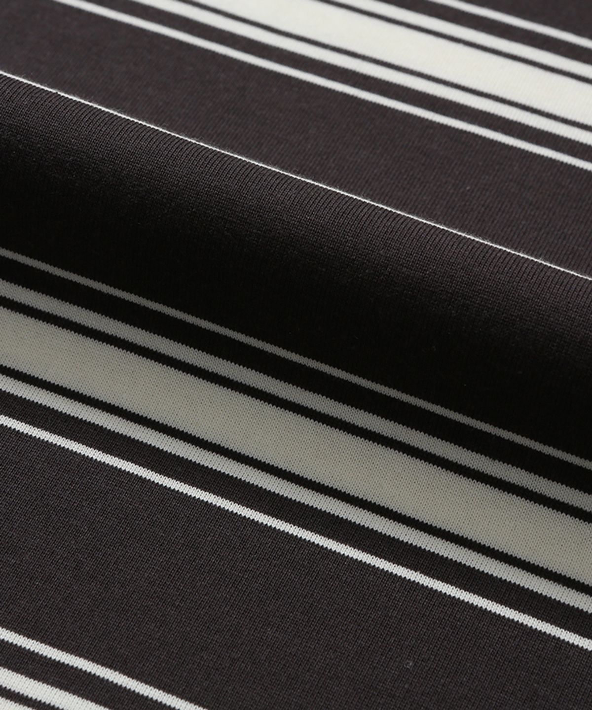 모이프(MOIF) [SS26] ONE POCKET H/S TEE / CHARCOAL STRIPE