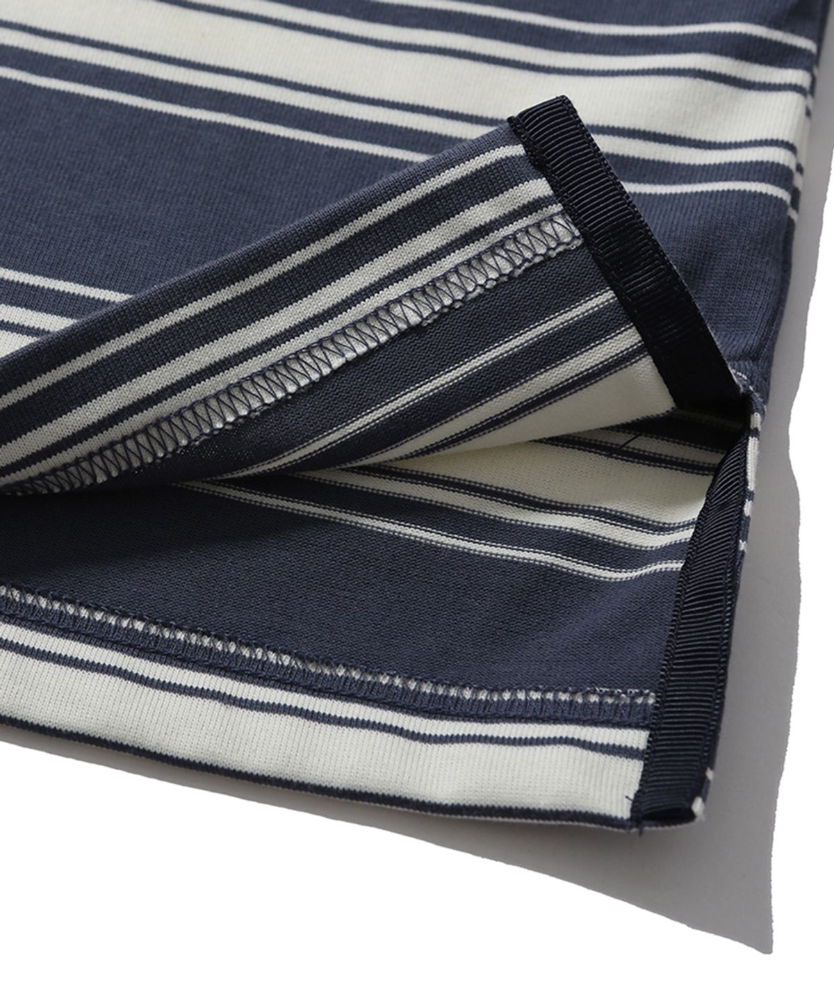 모이프(MOIF) [SS26] ONE POCKET H/S TEE / BLUE STRIPE
