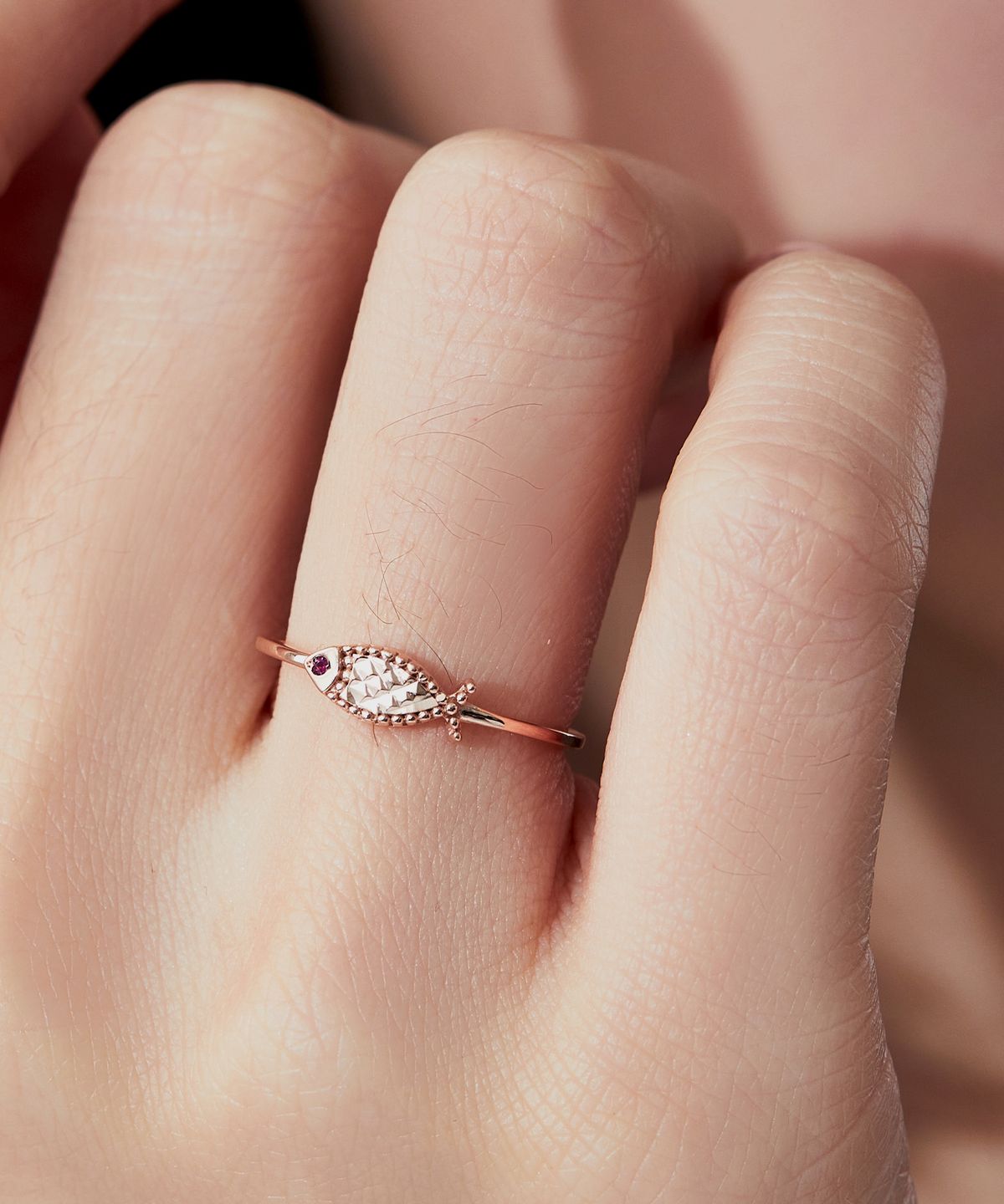 엘렌쥬얼리(HELENE JEWELRY) 14K 18K 물고기 컷팅 루비 아이 미스 링 금 반지