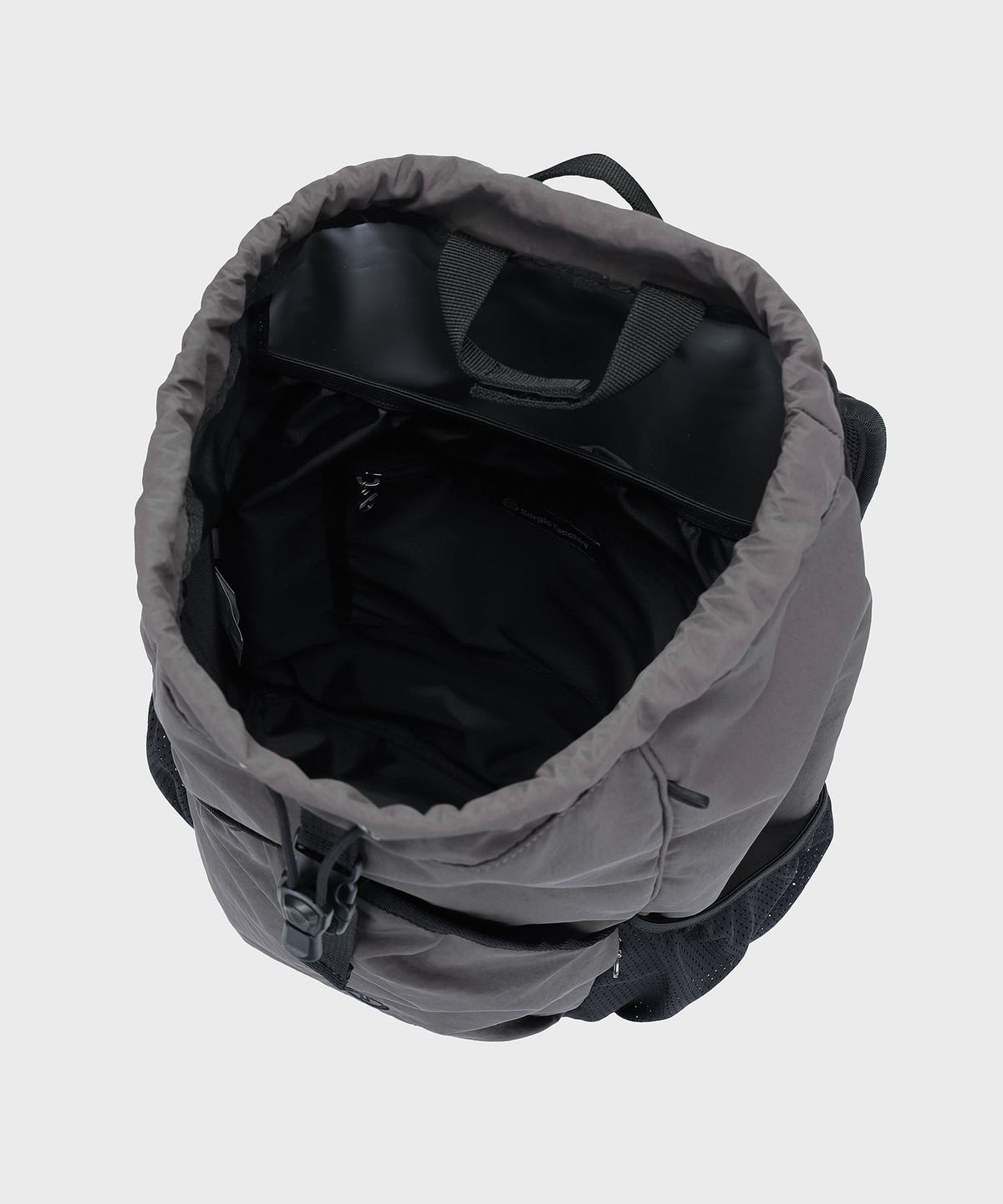 세르지오 타키니(SERGIO TACCHINI) U 버클 드로우 스트링 백팩 (D.Charcoal Grey)